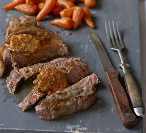Sirloin with spiced butter, shallot salad, roasted carrots & mash