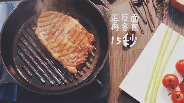 煎牛排如何把握成熟度？