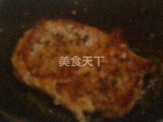 烛光晚餐不能少的香煎牛排的做法步骤：3