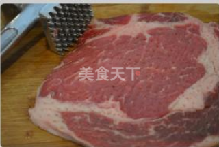 煎上脑牛排的做法步骤：1