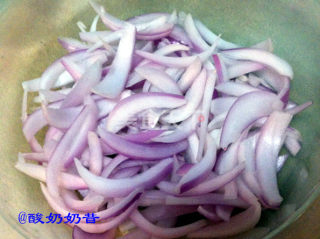 牛排新吃法——洋葱牛排的做法步骤：2