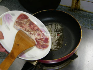 【番茄自制美食】自家的西冷牛排套餐的做法步骤：5