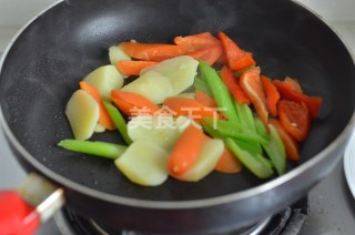 简单三步吃上脑牛排--极简版黑椒上脑牛排的做法步骤：7