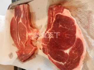 家庭牛排的做法步骤：1