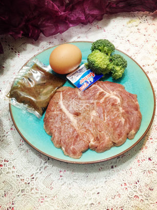 上脑牛排的做法步骤：1