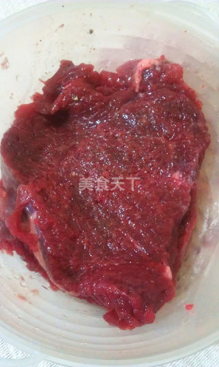 黑椒上脑牛排的做法步骤：1