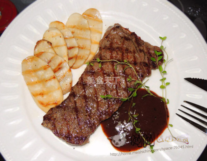 肉眼牛排也有范儿——使用楞纹铸铁锅，煎出美丽网格纹肉眼牛排的做法