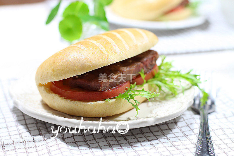 帕尼尼牛排三明治的做法