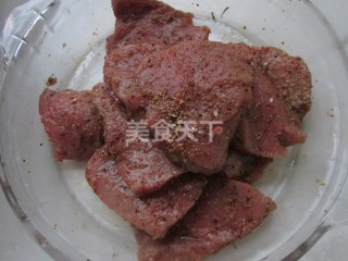 美味托斯卡纳上脑牛排的做法步骤：3