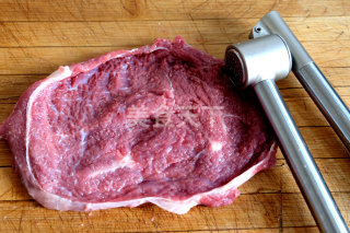 上脑牛排意面套餐的做法步骤：2