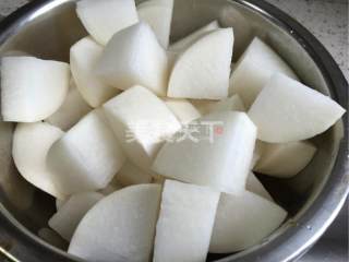 牛排骨清炖白萝卜的做法步骤：5