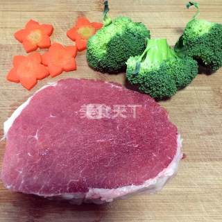 铁板菲力牛排套餐的做法步骤：1