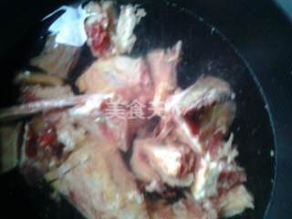 土豆炖牛排骨的做法步骤：1