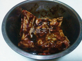 【黑椒烤牛排骨】——做法超简单的美味牛排骨的做法步骤：2