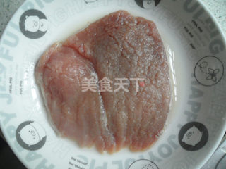 牛肉披萨的做法步骤：1