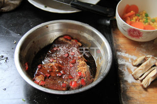 煎牛排的做法步骤：1