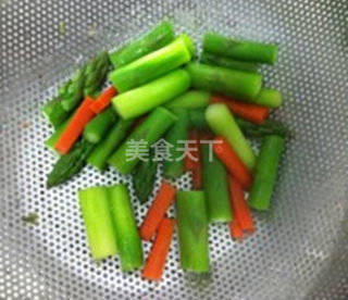 芦笋黑椒牛仔骨的做法步骤：8