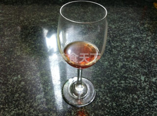 芦笋黑椒牛仔骨的做法步骤：2