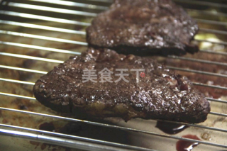 红酒烤上脑牛排的做法步骤：7