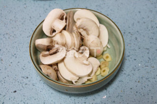 【嫩煎牛排佐杂蔬】：美味牛排的秘密的做法步骤：13