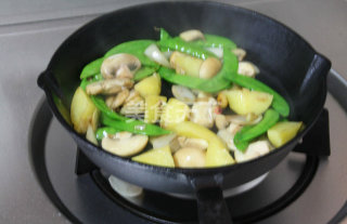 【嫩煎牛排佐杂蔬】：美味牛排的秘密的做法步骤：14