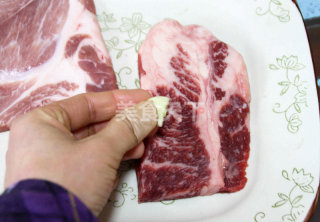 【嫩煎牛排佐杂蔬】：美味牛排的秘密的做法步骤：8