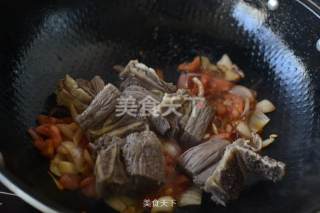 【番茄焖牛排骨】的做法步骤：5