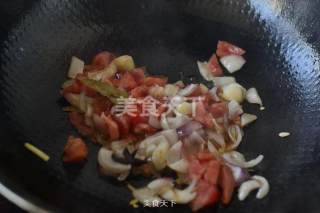 【番茄焖牛排骨】的做法步骤：4