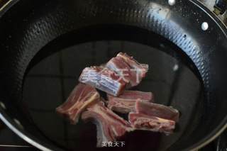 【番茄焖牛排骨】的做法步骤：1