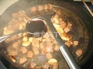 黑椒蒜子牛肉粒的做法步骤：13