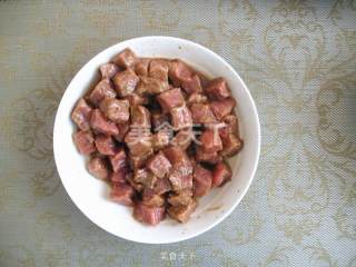 黑椒蒜子牛肉粒的做法步骤：7