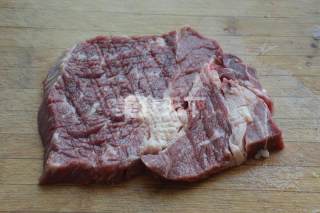 简简单单更美味——红酒上脑牛排的做法步骤：2