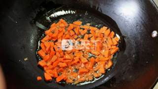 牛肉粒炒饭的做法步骤：4