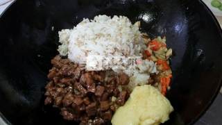 牛肉粒炒饭的做法步骤：6