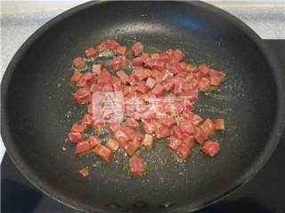 板栗牛肉粒咸派的做法步骤：12