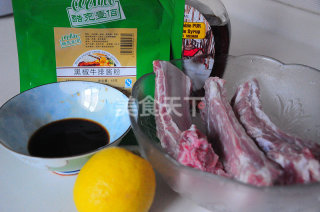 芝加哥黑椒烤牛肋排的做法步骤：1