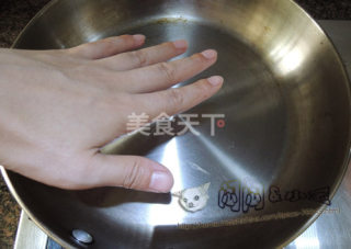 不锈钢平底锅也能煎出美味西冷牛排，悄悄告诉你小秘诀哦的做法步骤：3