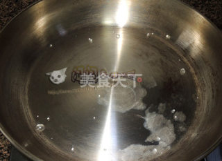 不锈钢平底锅也能煎出美味西冷牛排，悄悄告诉你小秘诀哦的做法步骤：4