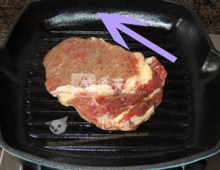 肉眼牛排也有范儿——使用楞纹铸铁锅，煎出美丽网格纹肉眼牛排的做法步骤：4