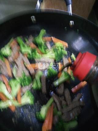 砂锅牛柳焖饭的做法步骤：10