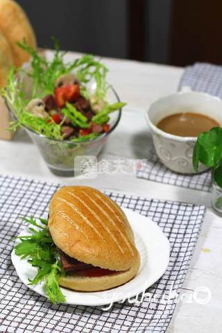 帕尼尼牛排三明治的做法步骤：12