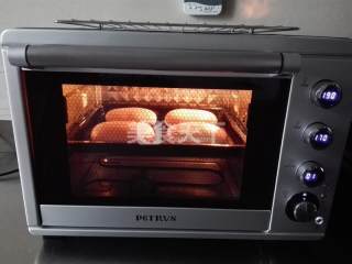 帕尼尼牛排三明治的做法步骤：8