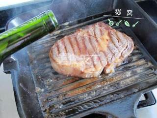 红酒黑椒肉眼牛排的做法步骤：5