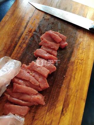 黑椒牛排肉芝士焗饭的做法步骤：1