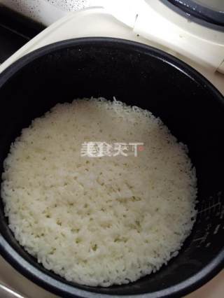 黑椒牛排肉芝士焗饭的做法步骤：2