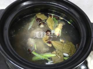 牛排骨清炖白萝卜的做法步骤：9