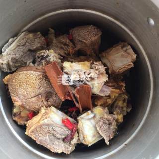 牛肉一烧两食的做法步骤：2