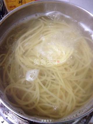 牛排的做法步骤：1